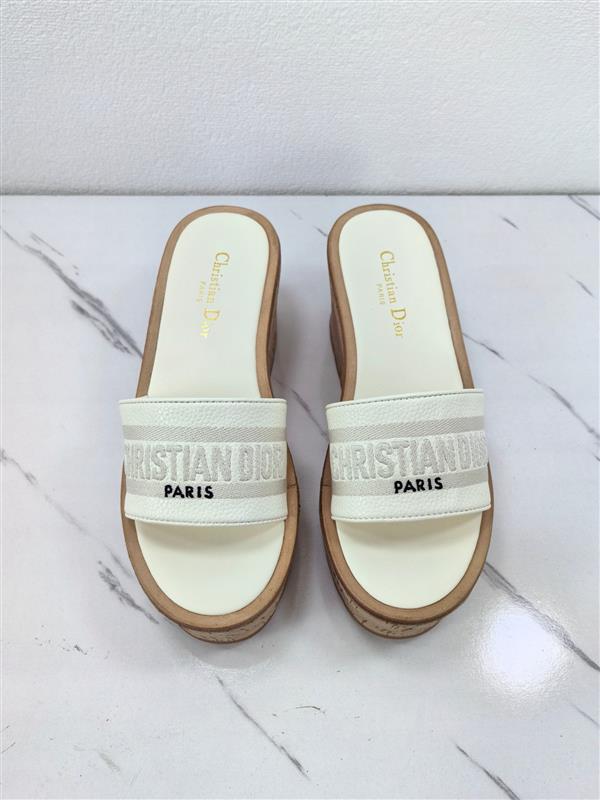 20251128184319479 270